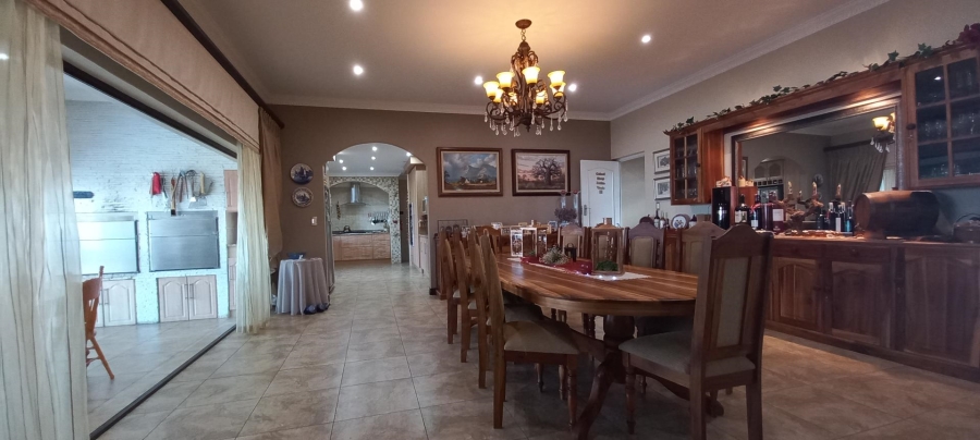4 Bedroom Property for Sale in Hartenbos Heuwels Western Cape